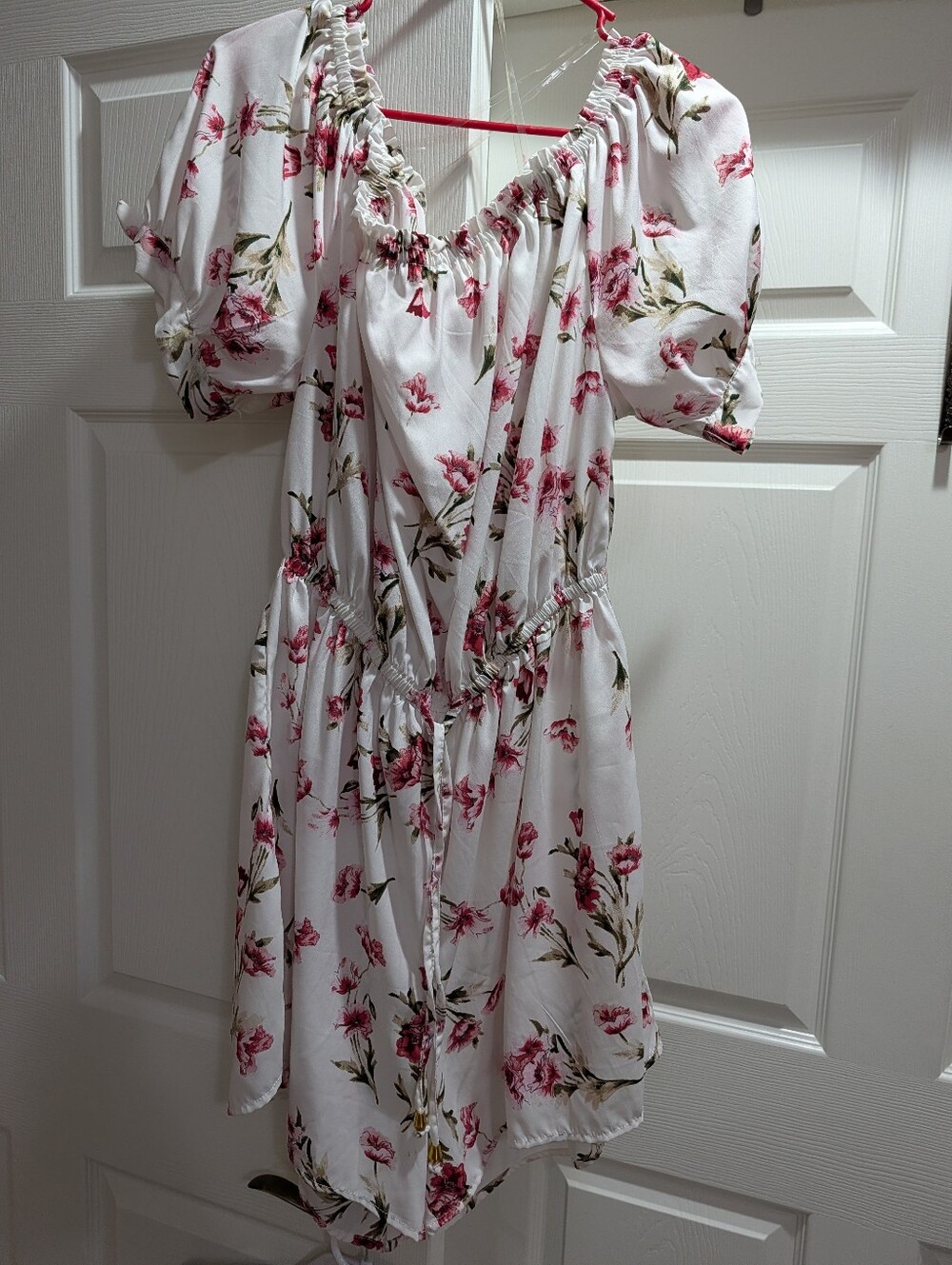 Lush White One-Shoulder Floral Romper with Pink Blooms